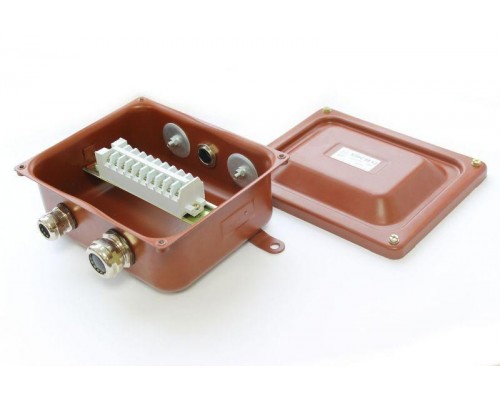 Коробка КЗНС-08 УХЛ1.5 IP65 с латунными сальниками ЗЭТАРУС zeta30314