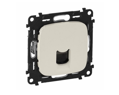 Valena ALLURE Информационная розетка одиночная RJ45 Кат.5е UTP, с лицевой панелью. Цвет: Слоновая кость (арт. 753070+755416)