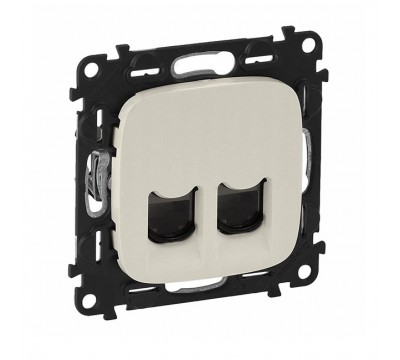 Valena ALLURE Информационная розетка двойная RJ45 Кат.6 UTP, с лицевой панелью. Цвет: Слоновая кость (арт. 753043+755426)