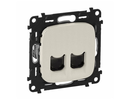 Valena ALLURE Информационная розетка двойная RJ45 Кат.6 UTP, с лицевой панелью. Цвет: Слоновая кость (арт. 753043+755426)