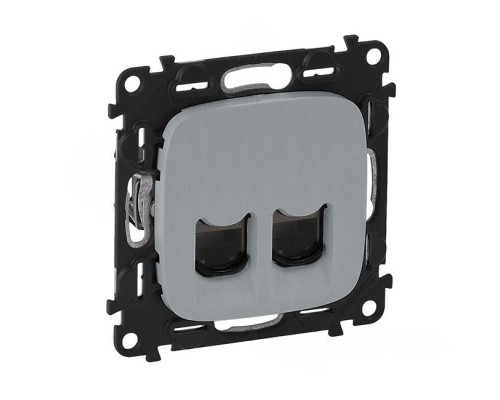 Valena ALLURE Информационная розетка двойная RJ45 Кат.6 UTP, с лицевой панелью. Цвет: Алюминий (арт. 753043+755426)