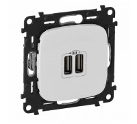 Valena ALLURE Зарядное устройство с двумя USB-разьемами 240В/5В 1500мА, с лицевой панелью. Цвет: Белый (арт. 754995)
