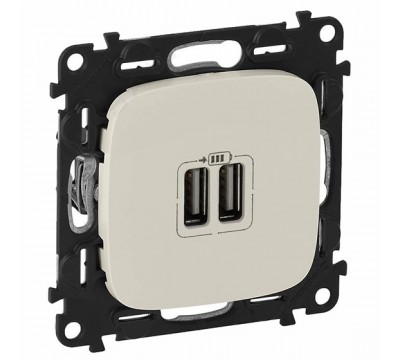 Valena ALLURE Зарядное устройство с двумя USB-разьемами 240В/5В 1500мА, с лицевой панелью. Цвет: Слоновая кость (арт. 754996)