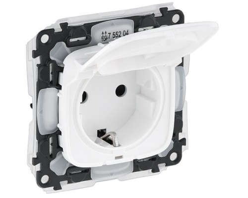 Valena ALLURE IP44. Розетка силовая 2К+З, с защитными шторками и откидной крышкой. Цвет: Белый (арт. 755204)