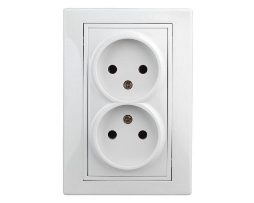 Розетка 2-м СП Plano 1-204-01 16А IP20 250В 2х2P бел. Intro Б0027613