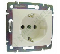 Valena Розетка силовая 2К+З со шторками, 16А,250V, цвет: Белый (арт. 774321)