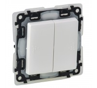 Valena LIFE IP44 Выключатель двухклавишный 10А 250В, IP44, с лицевой панелью, безвинтовые зажимы. Цвет: Белый (арт. 752155)