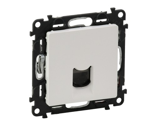 Valena LIFE Компьютерная розетка одиночная RJ45 кат.6 UTP с лицевой панелью. Цвет: Белый (арт. 753042+755410)