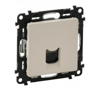 Valena LIFE Компьютерная розетка одиночная RJ45 кат.5е UTP с лицевой панелью. Цвет: Слоновая кость (арт. 753070+755411)
