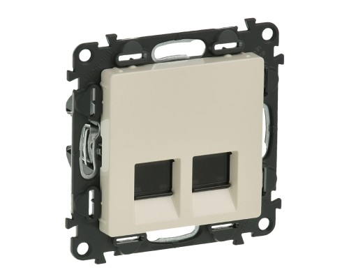 Valena LIFE Компьютерная розетка двойная RJ45 Кат.5е UTP с лицевой панелью. Цвет: Слоновая кость (арт. 753041+755421)