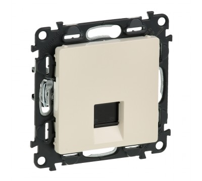 Valena LIFE Компьютерная розетка одиночная RJ45 Кат.6 UTP с лицевой панелью. Цвет: Слоновая кость (арт. 753042+755411)